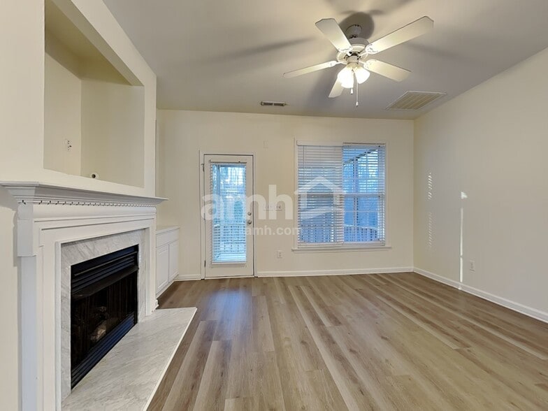 Building Photo - 220 Marino Pl