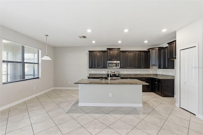 Building Photo - 11014 Little Blue Heron Dr