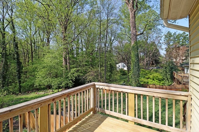 Primary Photo - Student-Friendly Fry's Spring Duplex