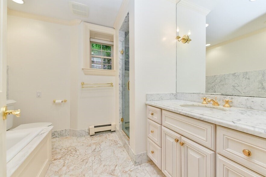 *Pictures are representative samples of the advertised unit. In some cases, the actual units you tou - 10 Willow St