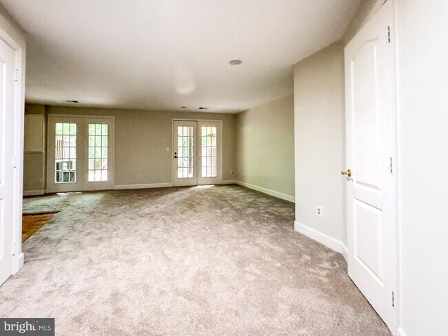 Building Photo - 3906 Valley Ridge Dr
