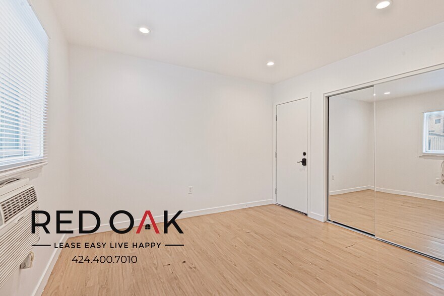 Building Photo - 3152 James M Wood Blvd