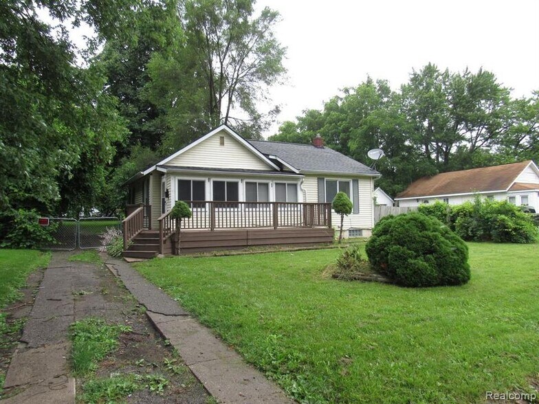 Primary Photo - 683 E Beverly Ave