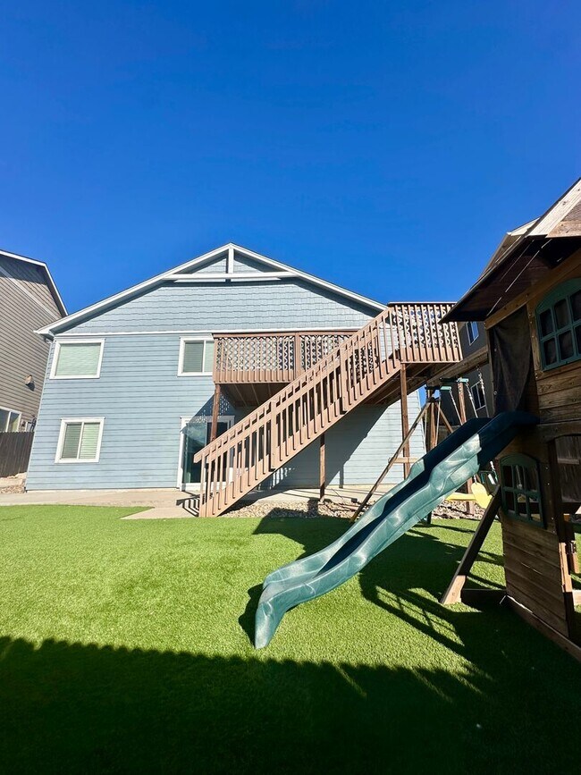 Building Photo - BEAUTIFUL 4BD HOME in MESA RIDGE with MOUN...