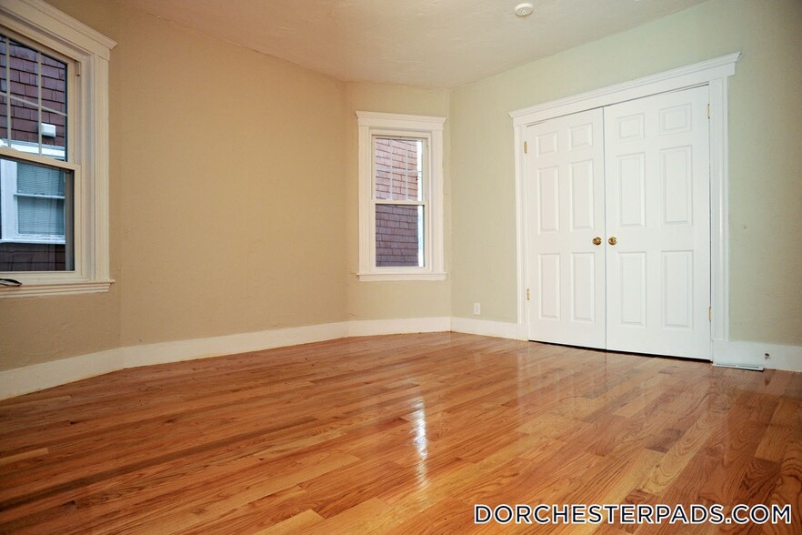 Building Photo - 29 Ridgewood St