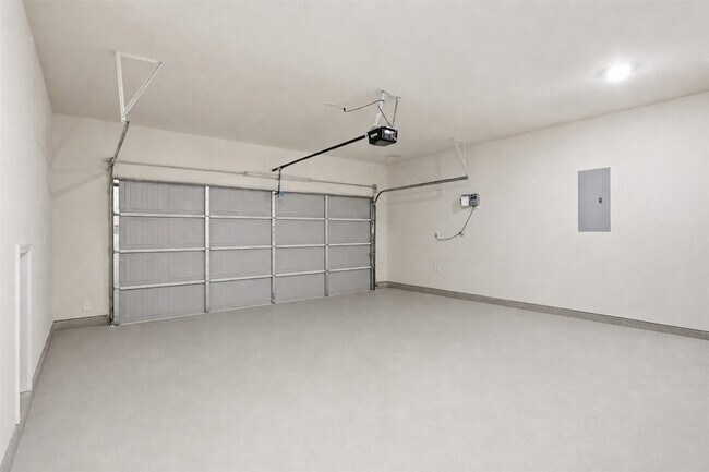 Building Photo - 9738 Champion Heavens Dr