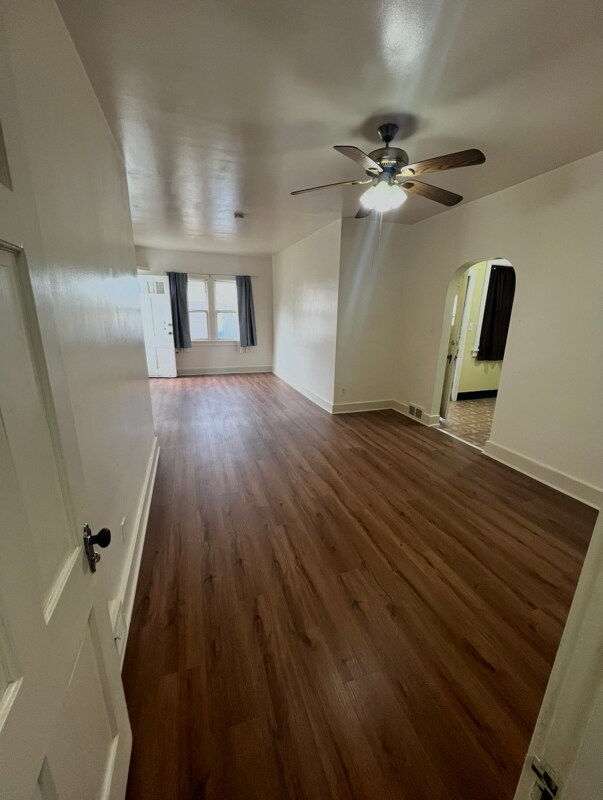 Building Photo - 426 E Benton St