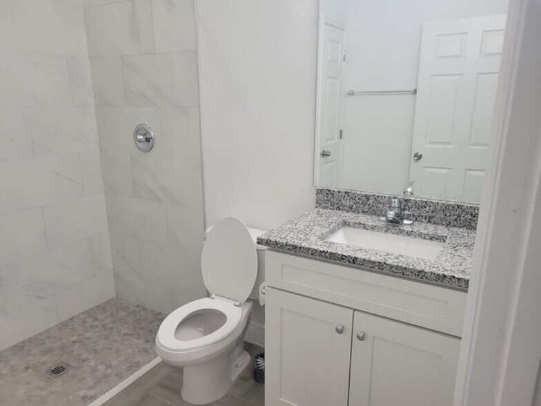 Building Photo - 6954 Redditt Rd