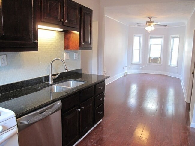 Building Photo - 31 Holyoke Rd