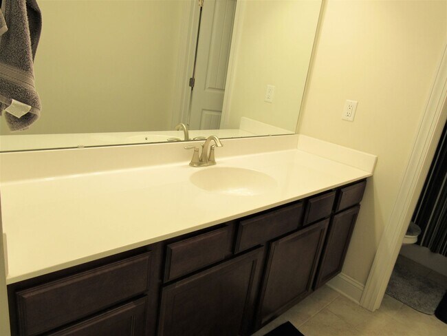 Building Photo - 4 Bedroom 2.5 Bath Onslow Bay