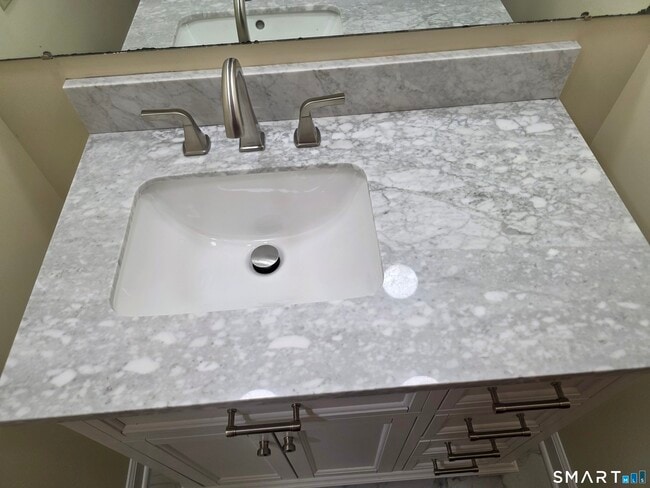 Building Photo - 29 Brook Pine Dr