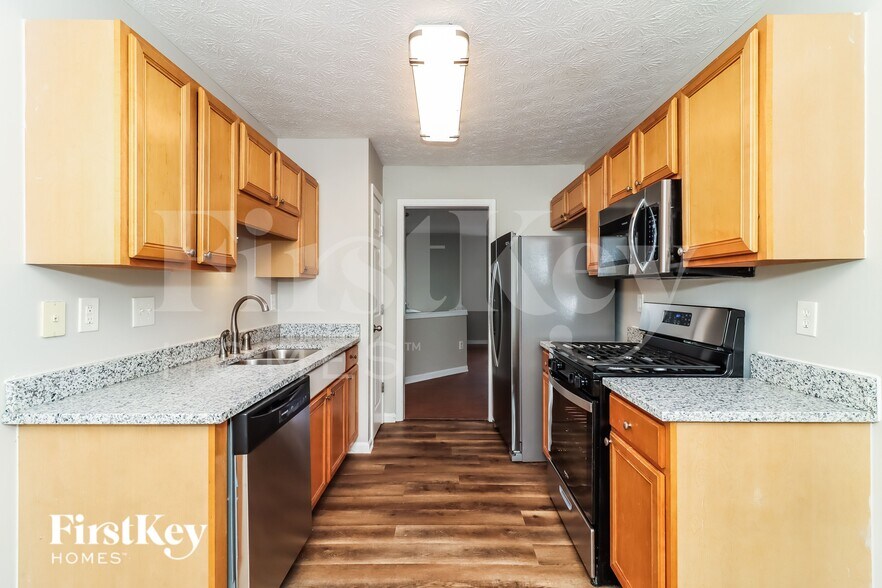 Building Photo - 1627 Eagle Dr