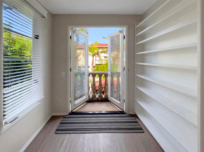 Building Photo - 9761 Claiborne Square