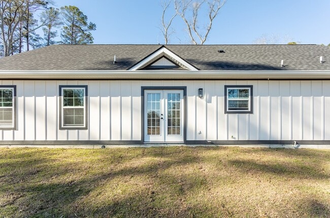 Building Photo - 823 Meridian Rd