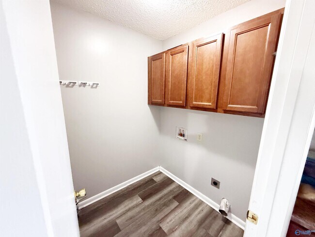 Building Photo - 112 Jodi Dr