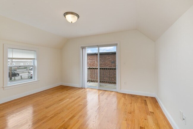 Building Photo - 25 Beachland Ave