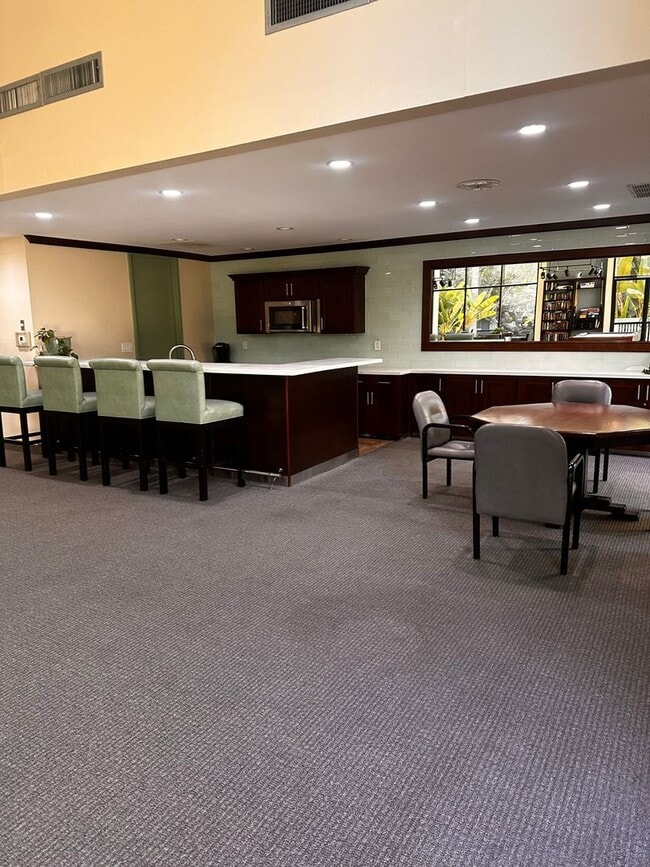 Building Photo - 576 N Bellflower Blvd