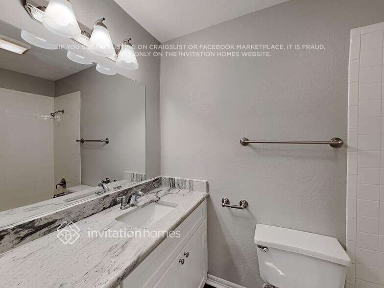 Building Photo - 317 Valiant Dr