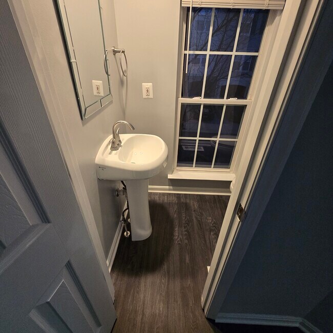 Building Photo - 13906 Ascott Dr