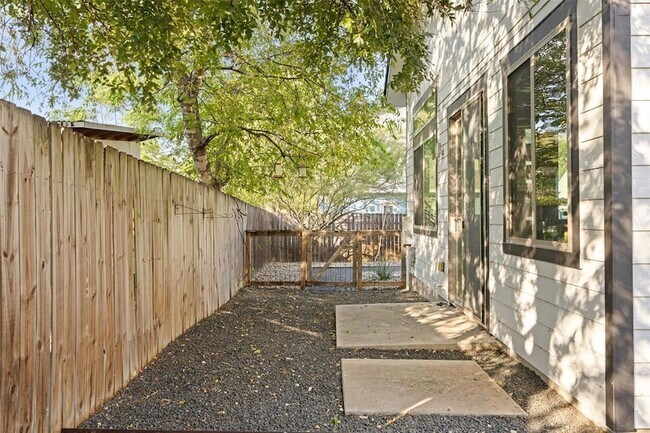 Building Photo - 5007 Delores Ave