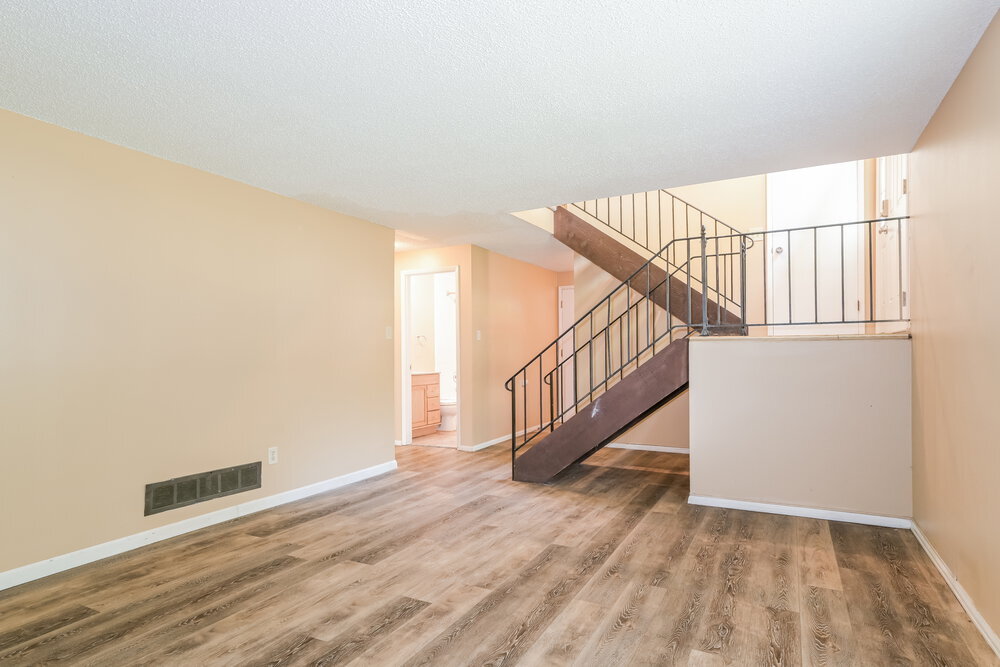 Building Photo - 6950 Jamestown Way Dr