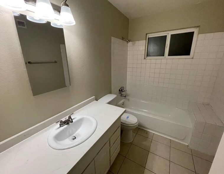 Building Photo - 22330 Victory Blvd