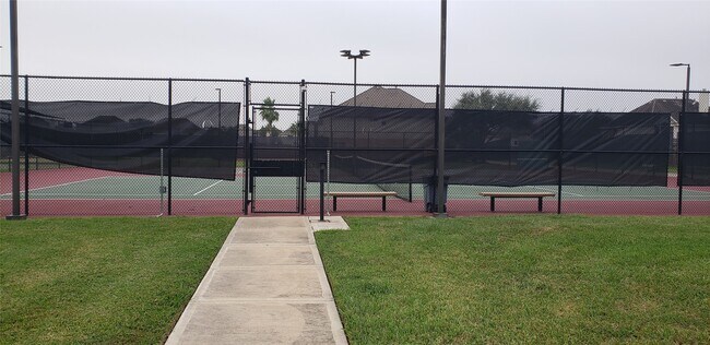 Building Photo - 2702 Golden Hills Ct