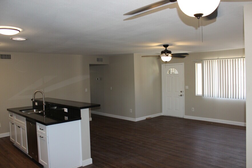 Great Room - 821 E Fountain St
