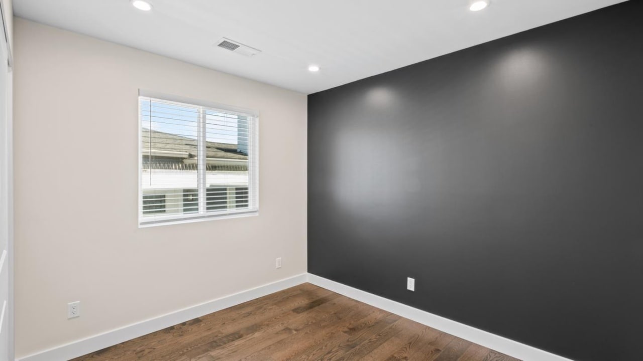 Building Photo - 52 Avalon Dr