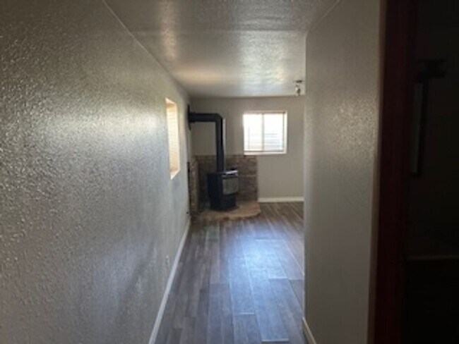 Building Photo - 3 bedroom home with a view in Spring Creek