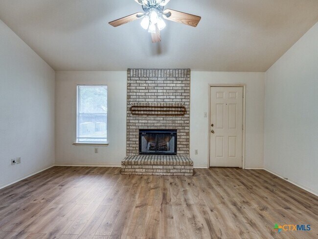 Building Photo - 510 Maricopa Dr