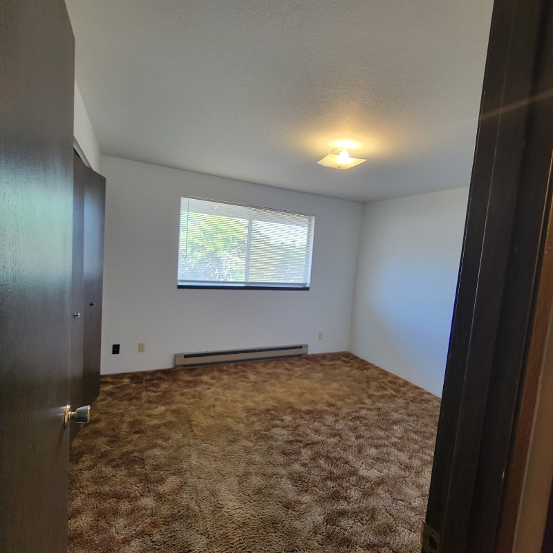 Building Photo - 1043 Lookingglass Rd