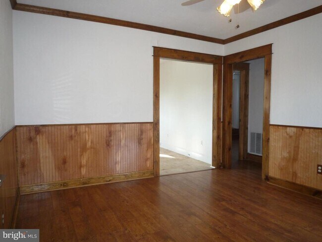 Building Photo - 104 Greenway St