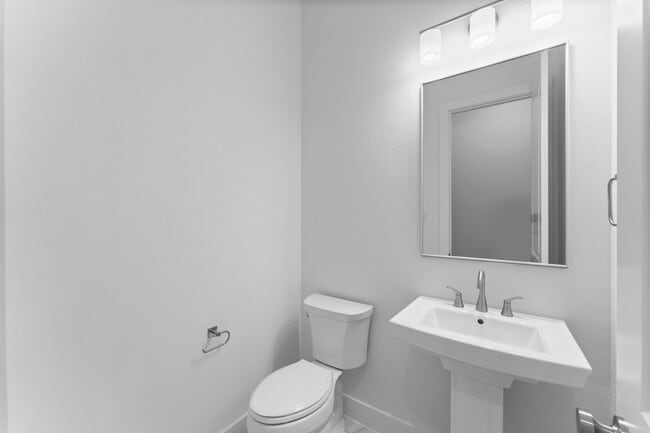 Building Photo - 26915 Longwood Ledge Ln