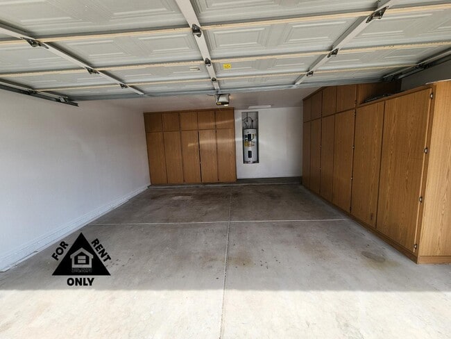 Building Photo - 15116 W Fillmore St