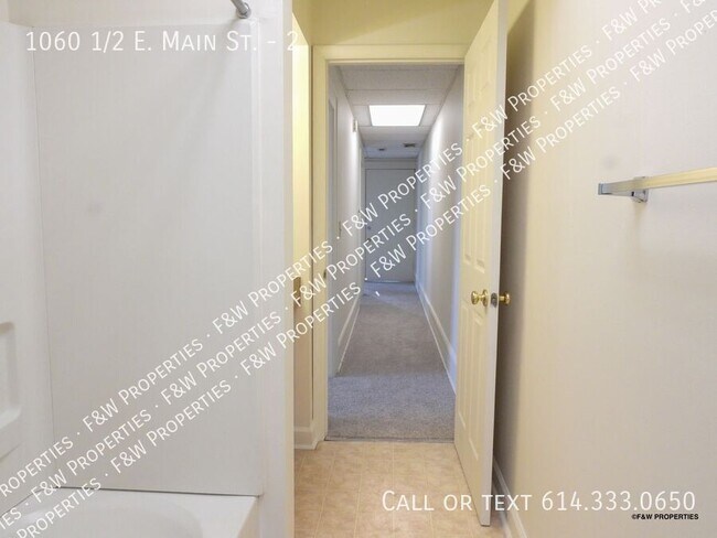 Building Photo - 1060 1/2 E. Main St.-2