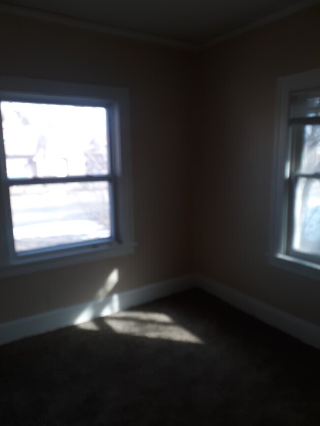 Building Photo - 2305 Broadway