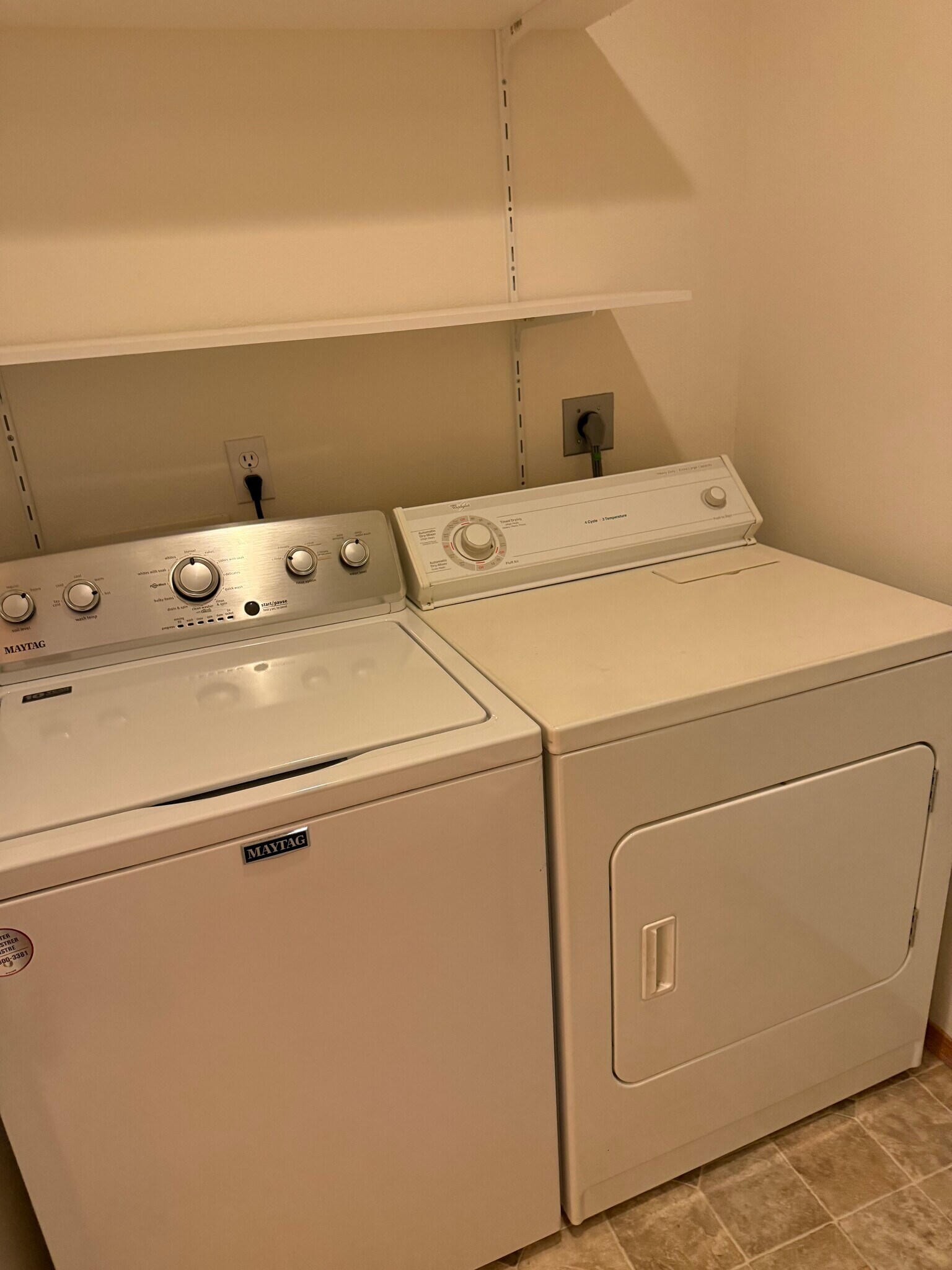 Building Photo - 90 S Grover Pl