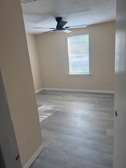 Building Photo - 3334 Oak Meadows Dr