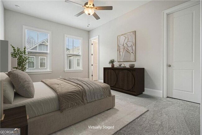 Building Photo - 123 Village Green Ave