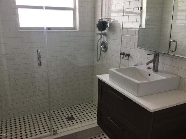 Building Photo - 383 Cyprus Dr