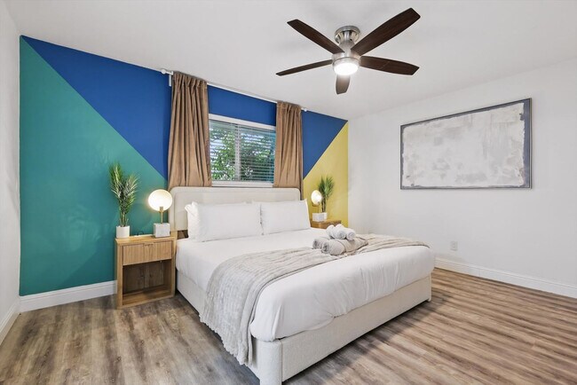 Building Photo - 8083 Meadow Rd