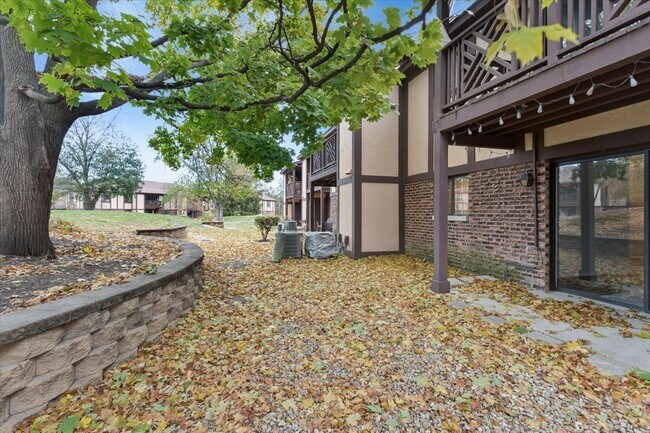 Building Photo - 1601 Thames Ct