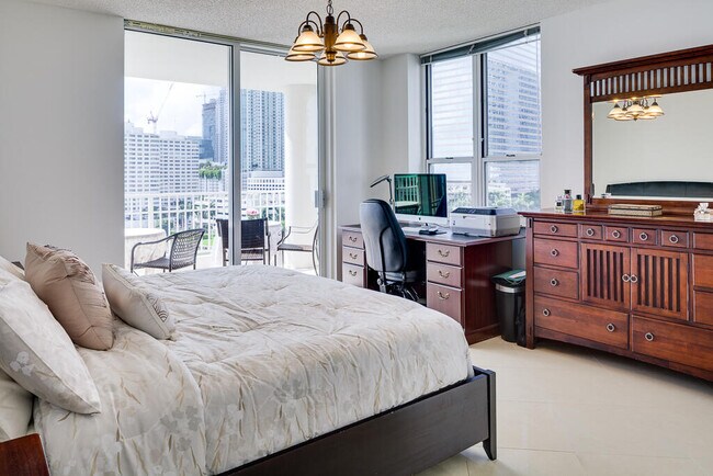 Building Photo - 701 Brickell Key Blvd