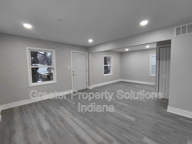 Building Photo - 3112 Kenwood St