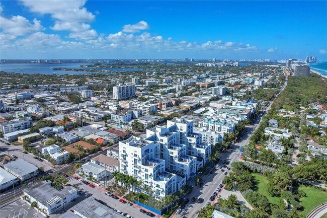 Building Photo - 7600 Collins Ave