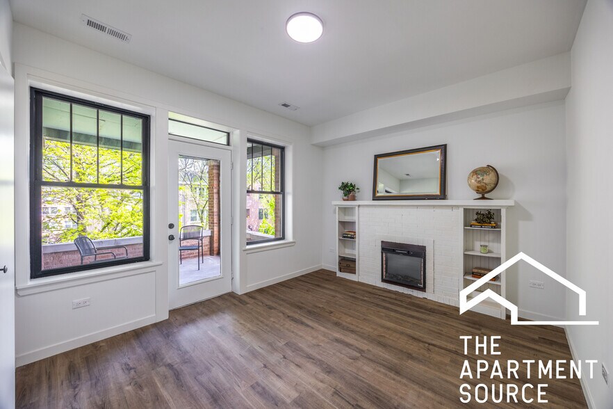 Building Photo - 4410 N Greenview Ave