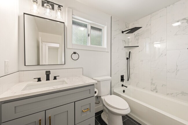 Building Photo - 1301 Clements Cir