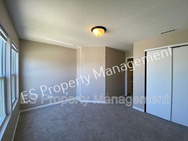 Building Photo - 8415 Ash Grove Dr