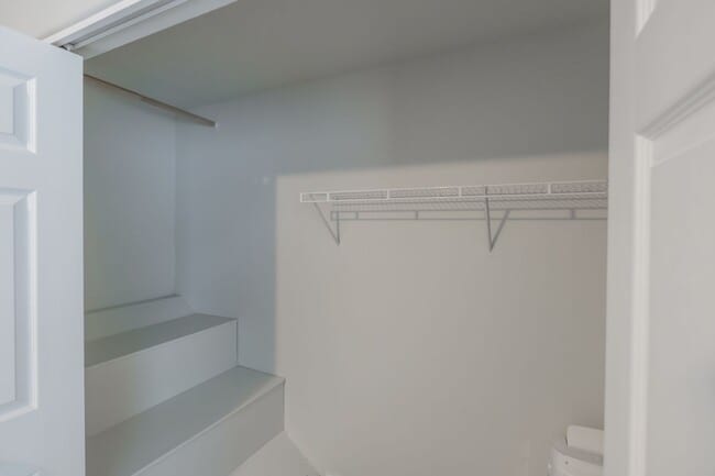 Building Photo - Stylish 2-Bedroom Condo Near OSU – Spaciou...